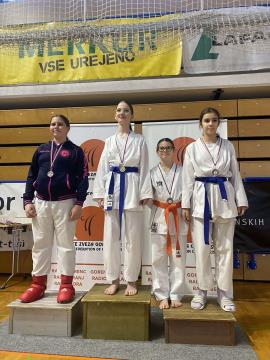 Teja Pecman 1. mesto, Ajna Samardžić in Stella Lily Marič 3. mesto v borbah